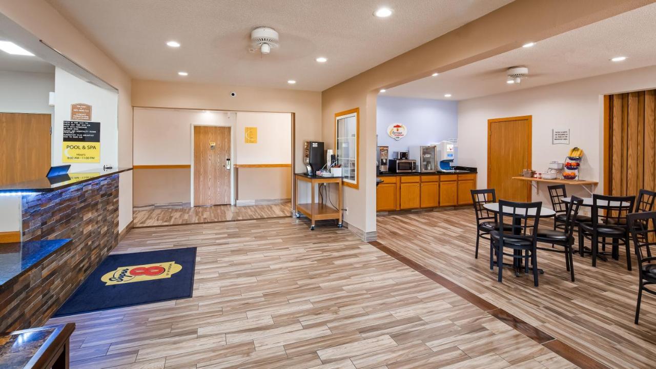 Super 8 By Wyndham Neillsville Wi Luaran gambar
