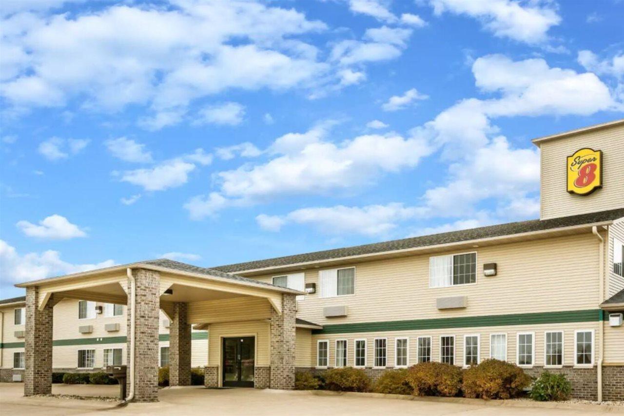 Super 8 By Wyndham Neillsville Wi Luaran gambar