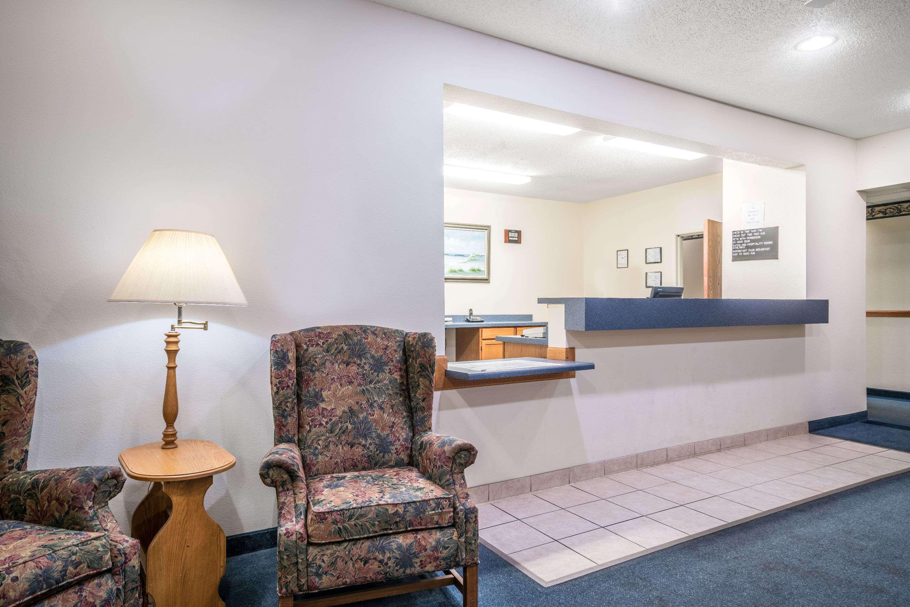 Super 8 By Wyndham Neillsville Wi Luaran gambar