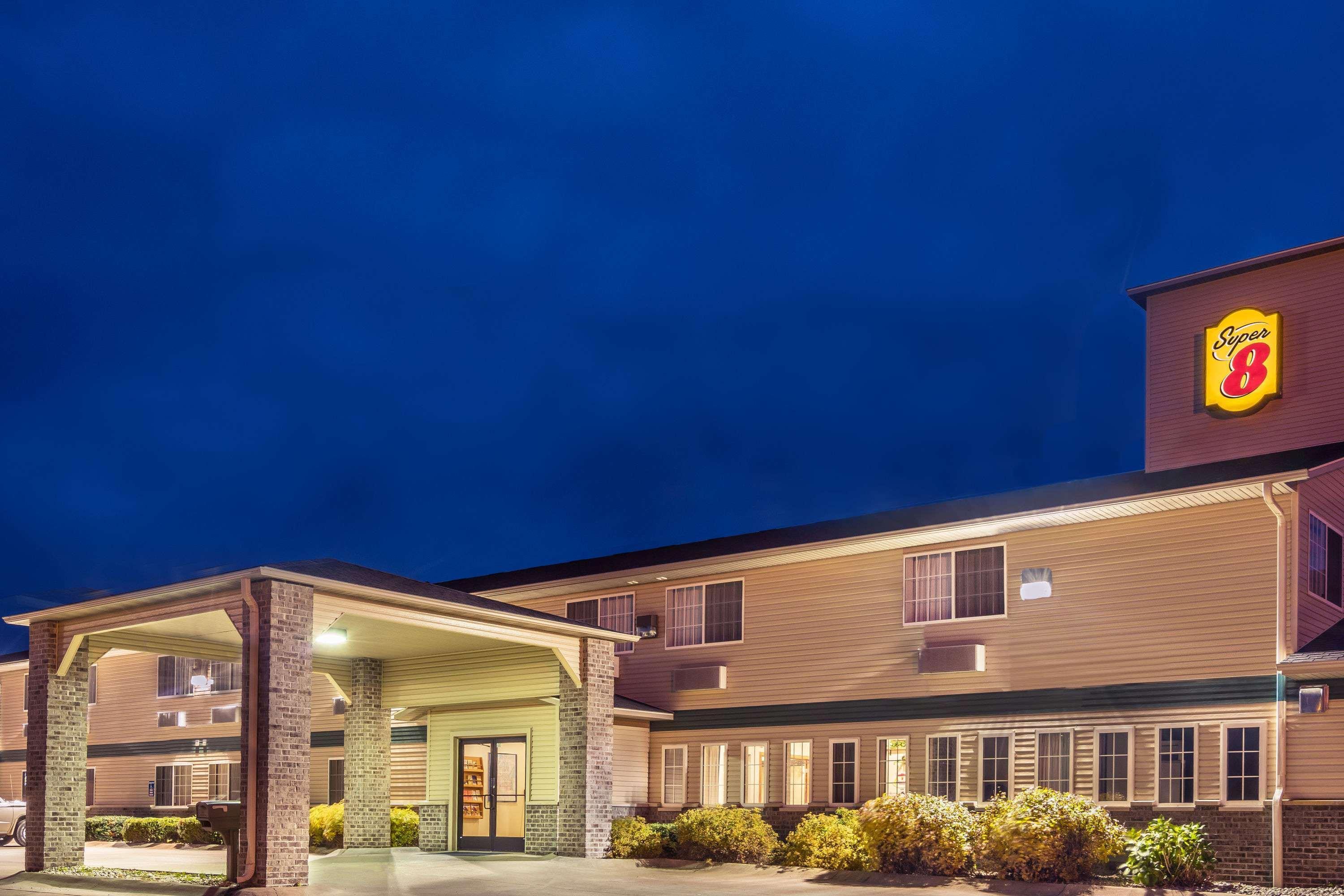 Super 8 By Wyndham Neillsville Wi Luaran gambar